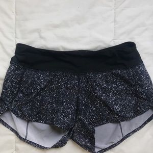 Lululemon Speed Up Shorts 2.5”